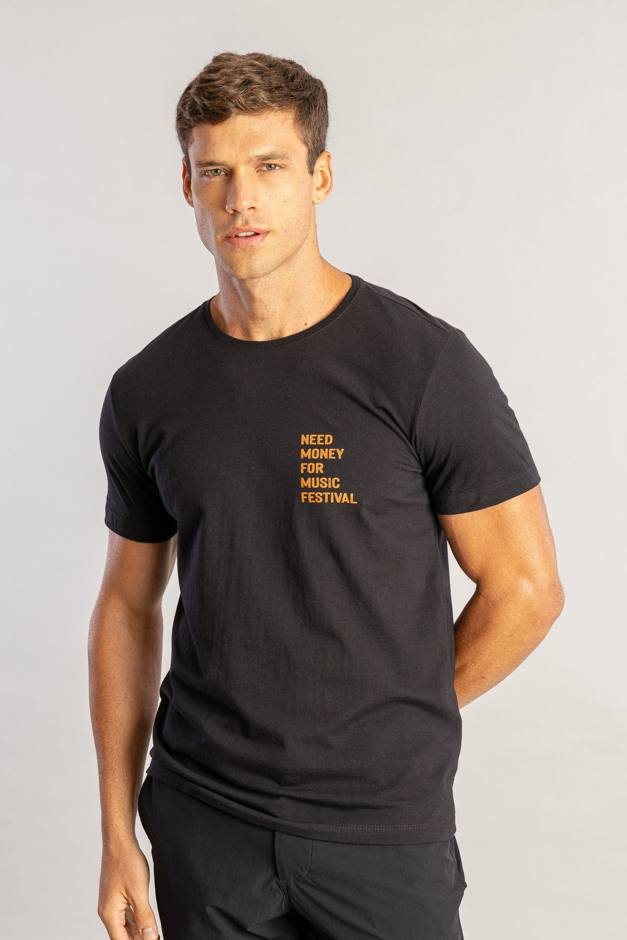 Camiseta Need Money Music S26 - Preto