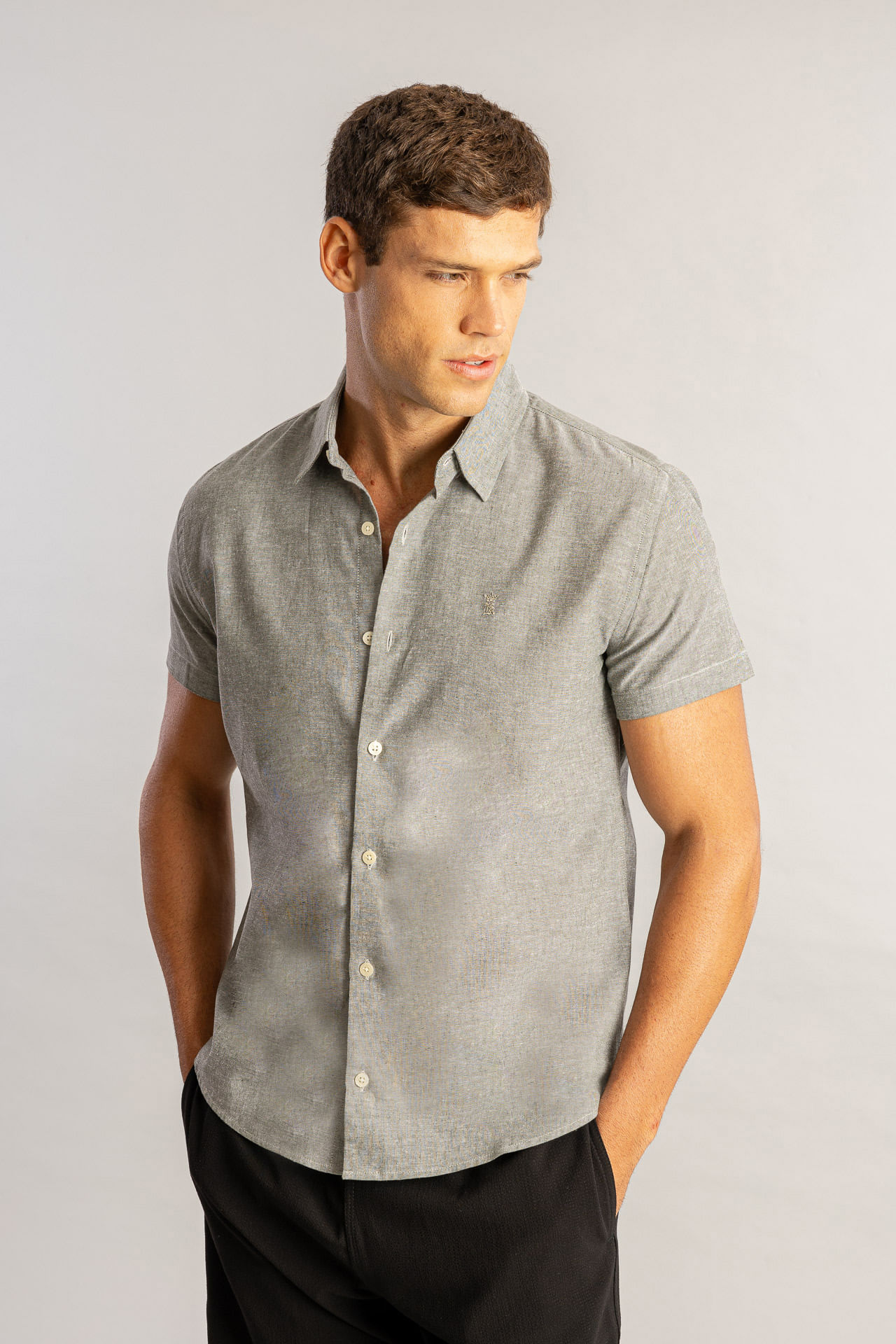 Camisa MC Linho S26 - Verde Militar