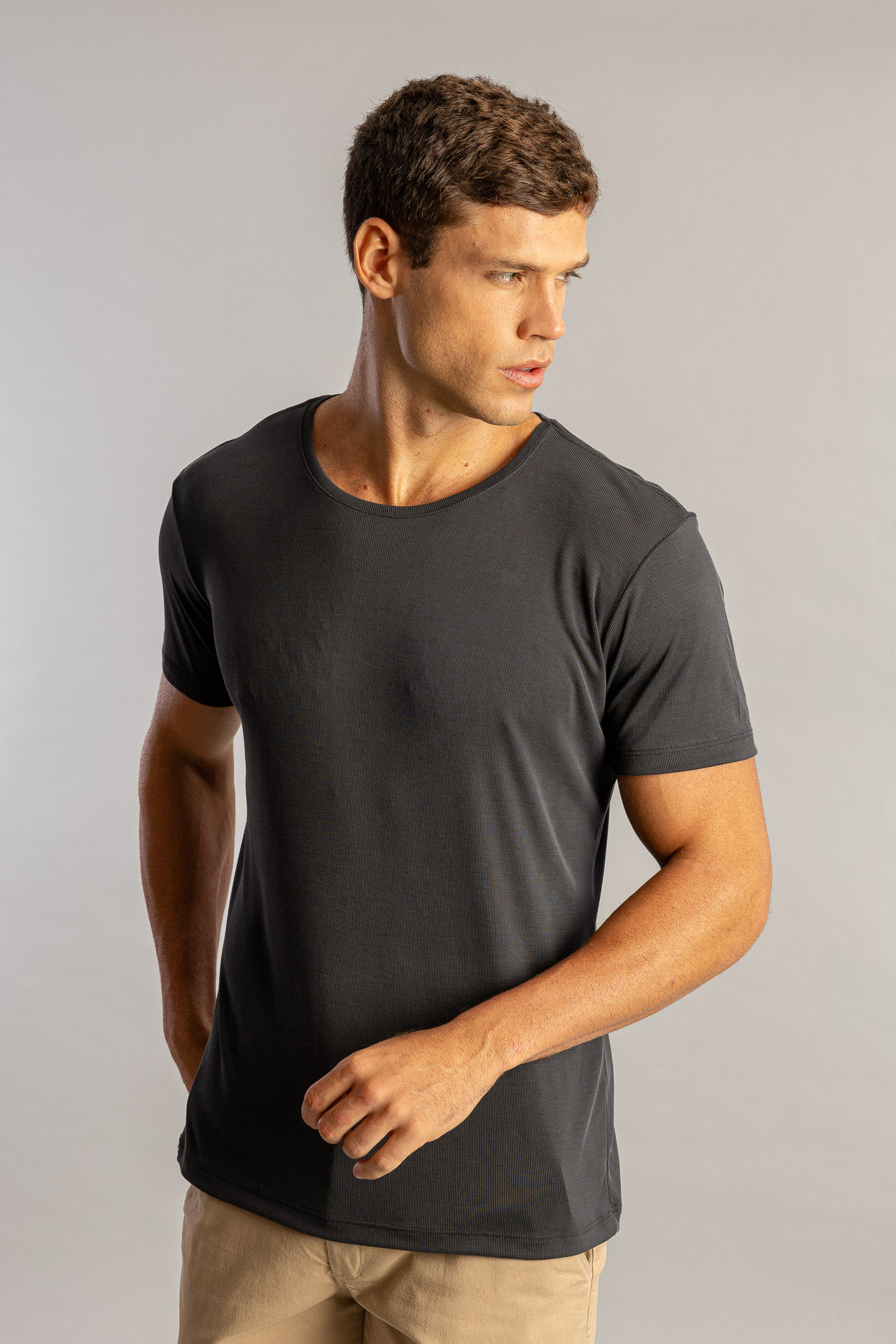 Camiseta Slim Fit Canelada S26 - Off Black