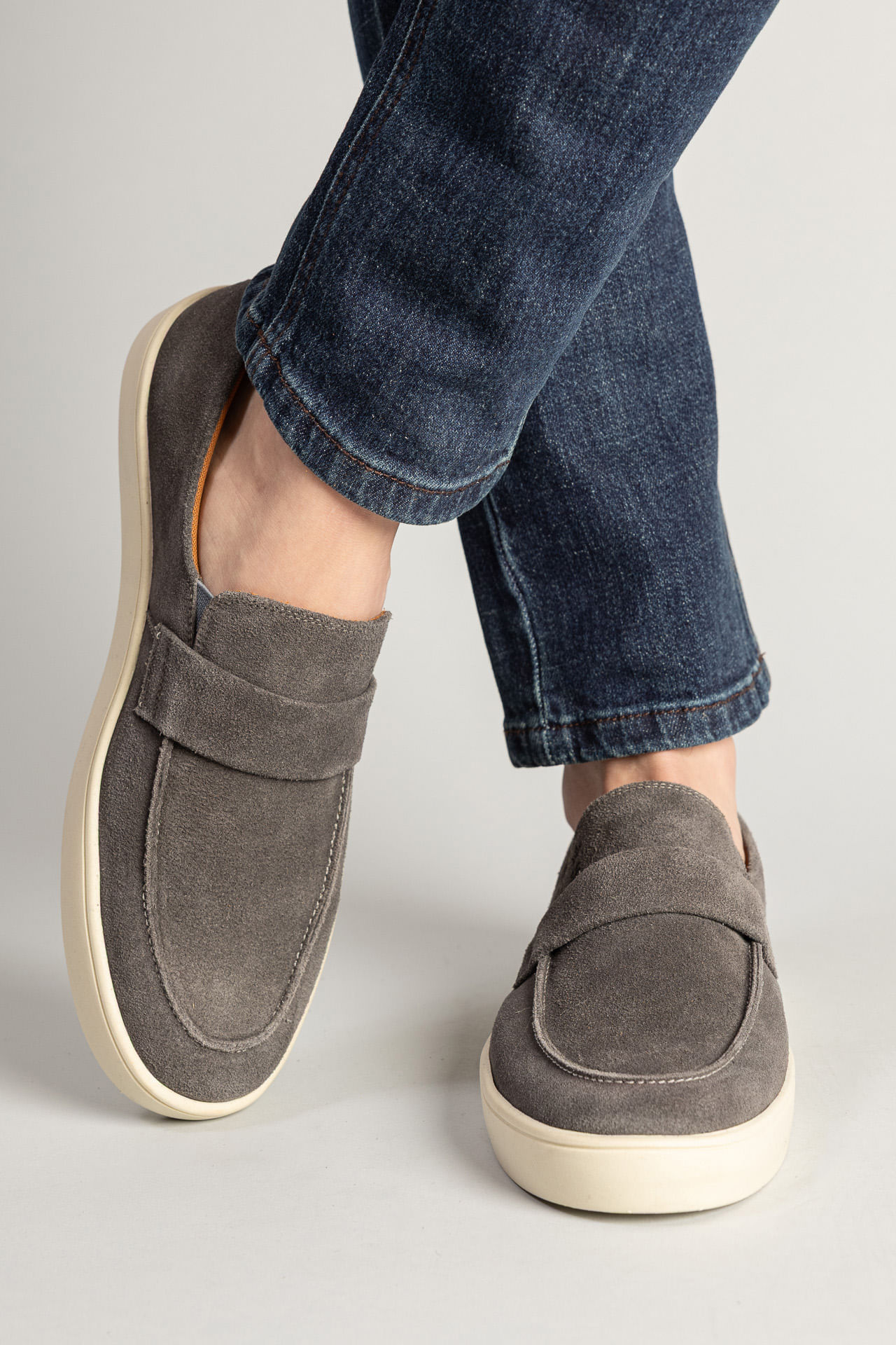 Tênis Loafer Tape W26 - Chumbo
