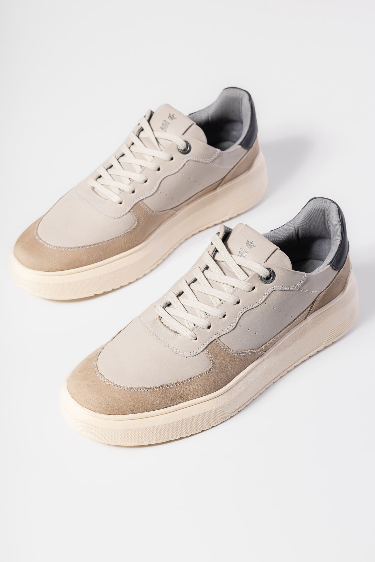 Tenis Recorte Smoke S26 - Gelo