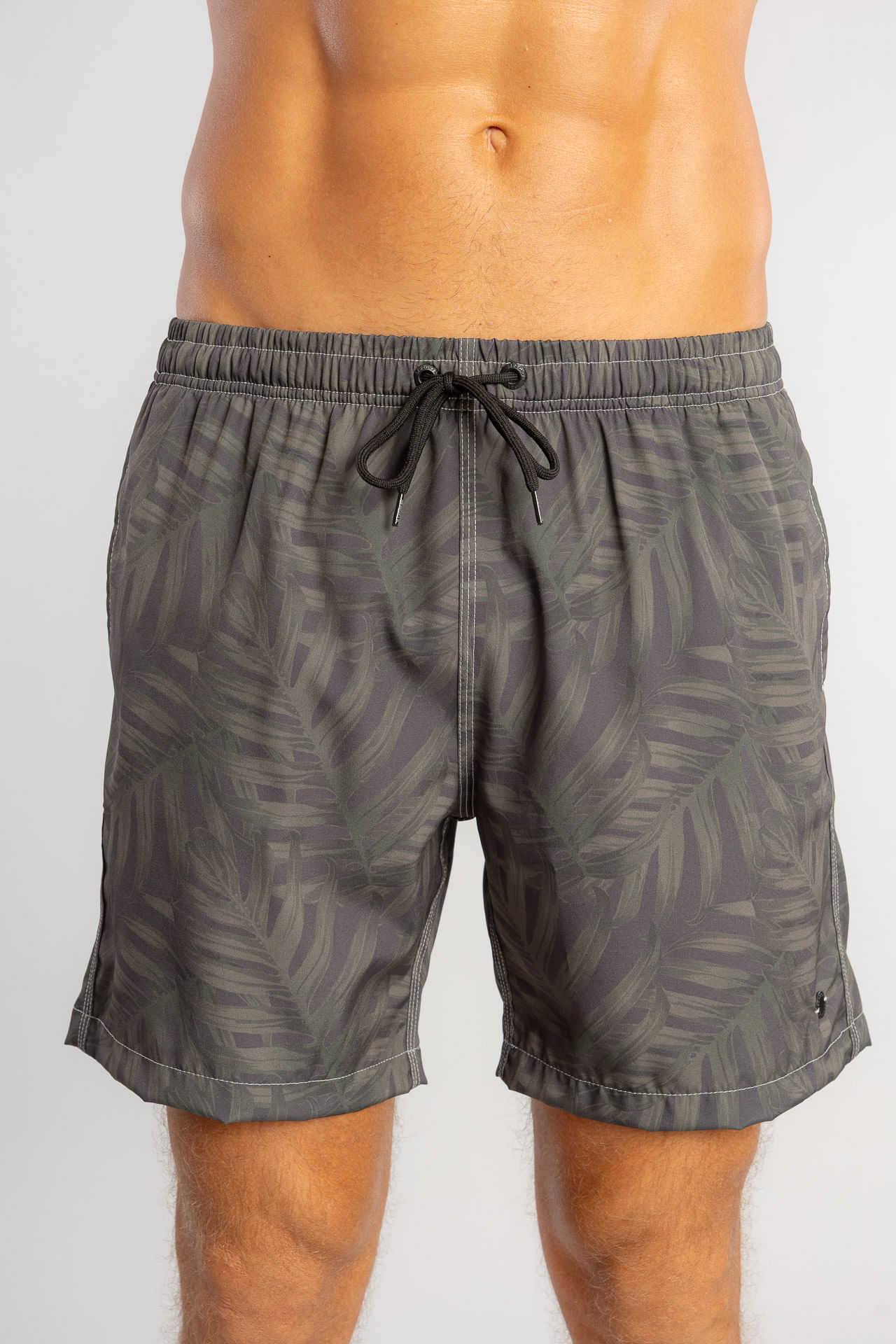 Shorts Praia Folhagem Camuflado W26 - Verde Militar