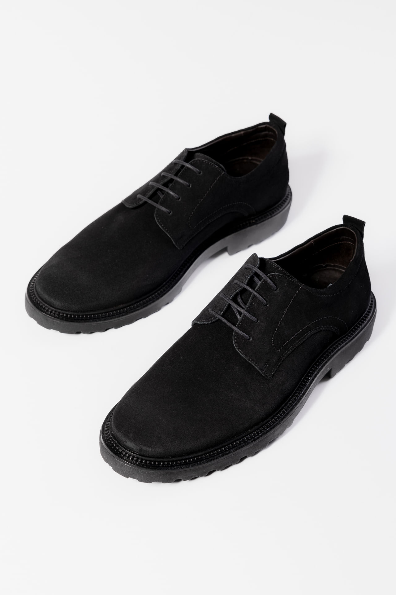 Sapato Loafer Camurça Tratorado Cadarço S26 - Preto