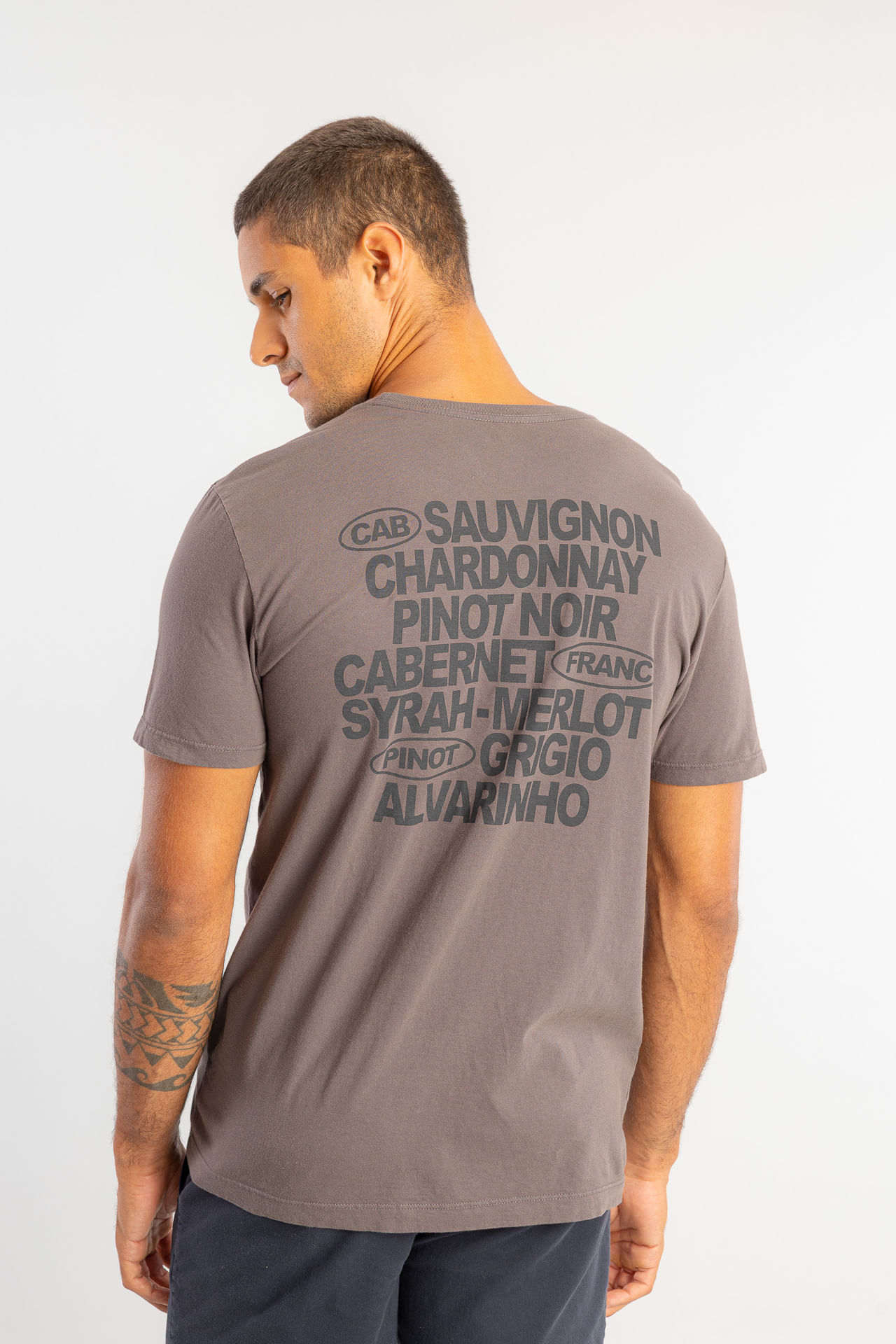 Camiseta Wines W26 - Chumbo