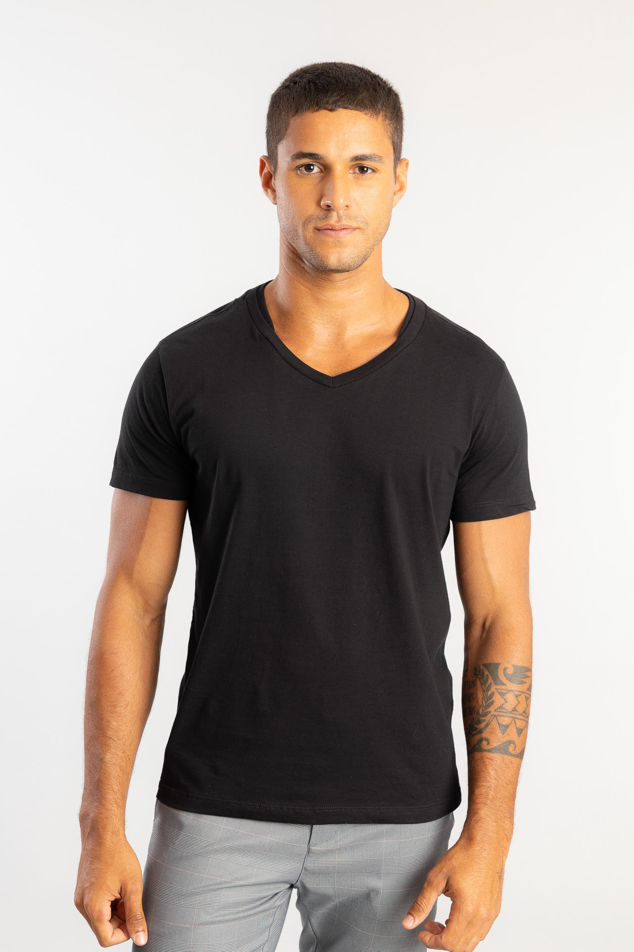 Camiseta Gola V W26 - Preto
