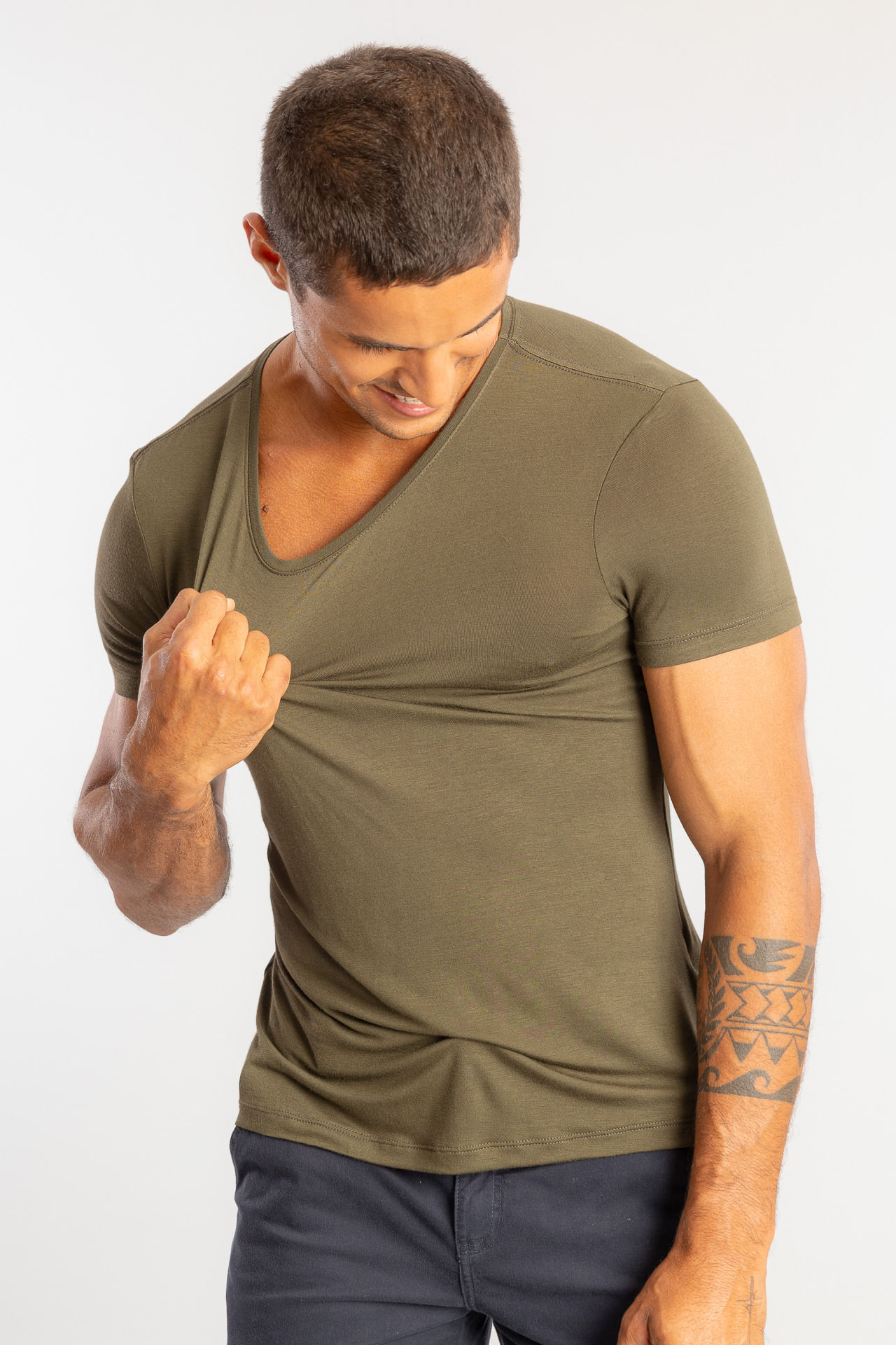 Camiseta Slim Tech Gola Careca W26 - Verde Musgo