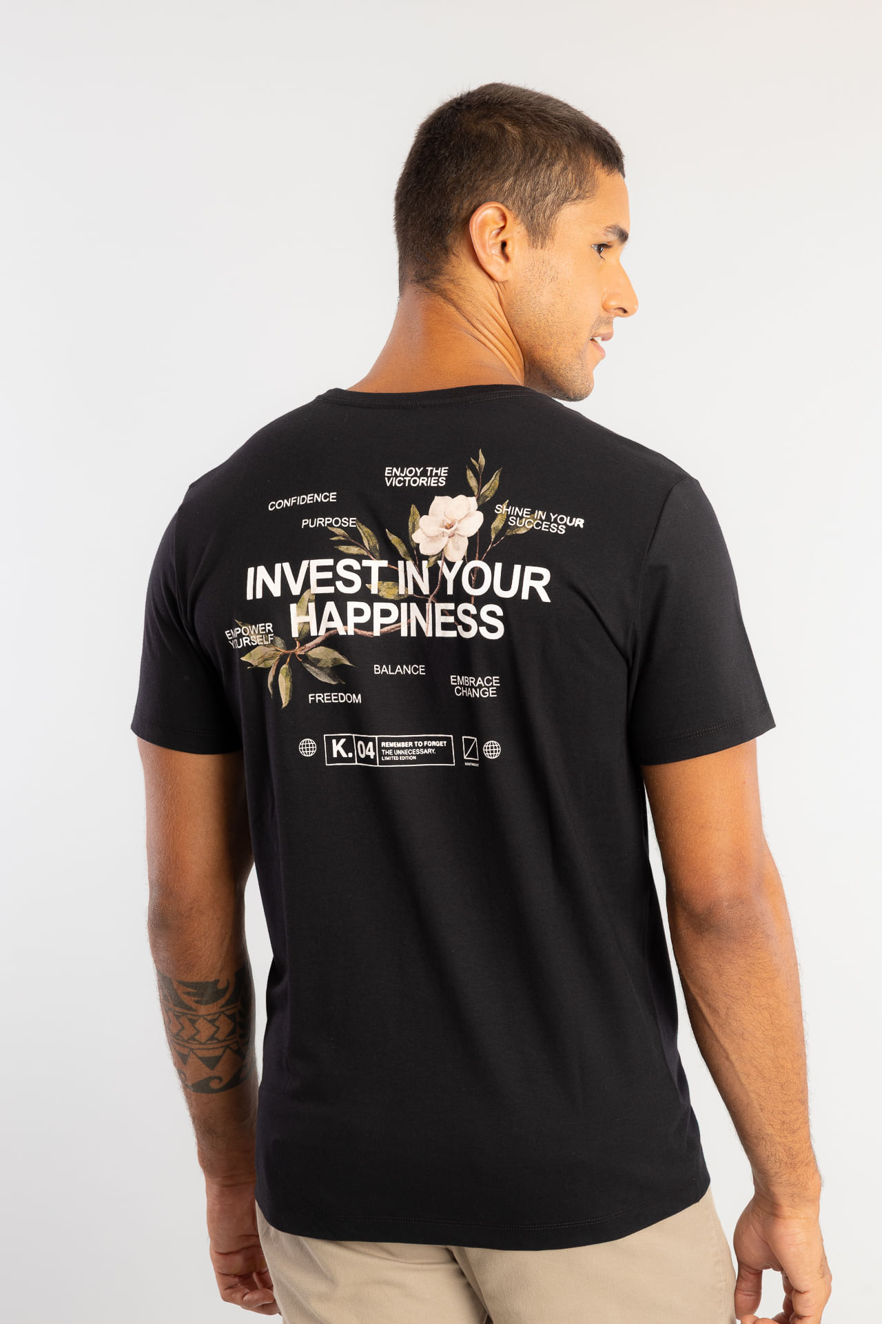 Camiseta Invest Happiness W26 - Preto