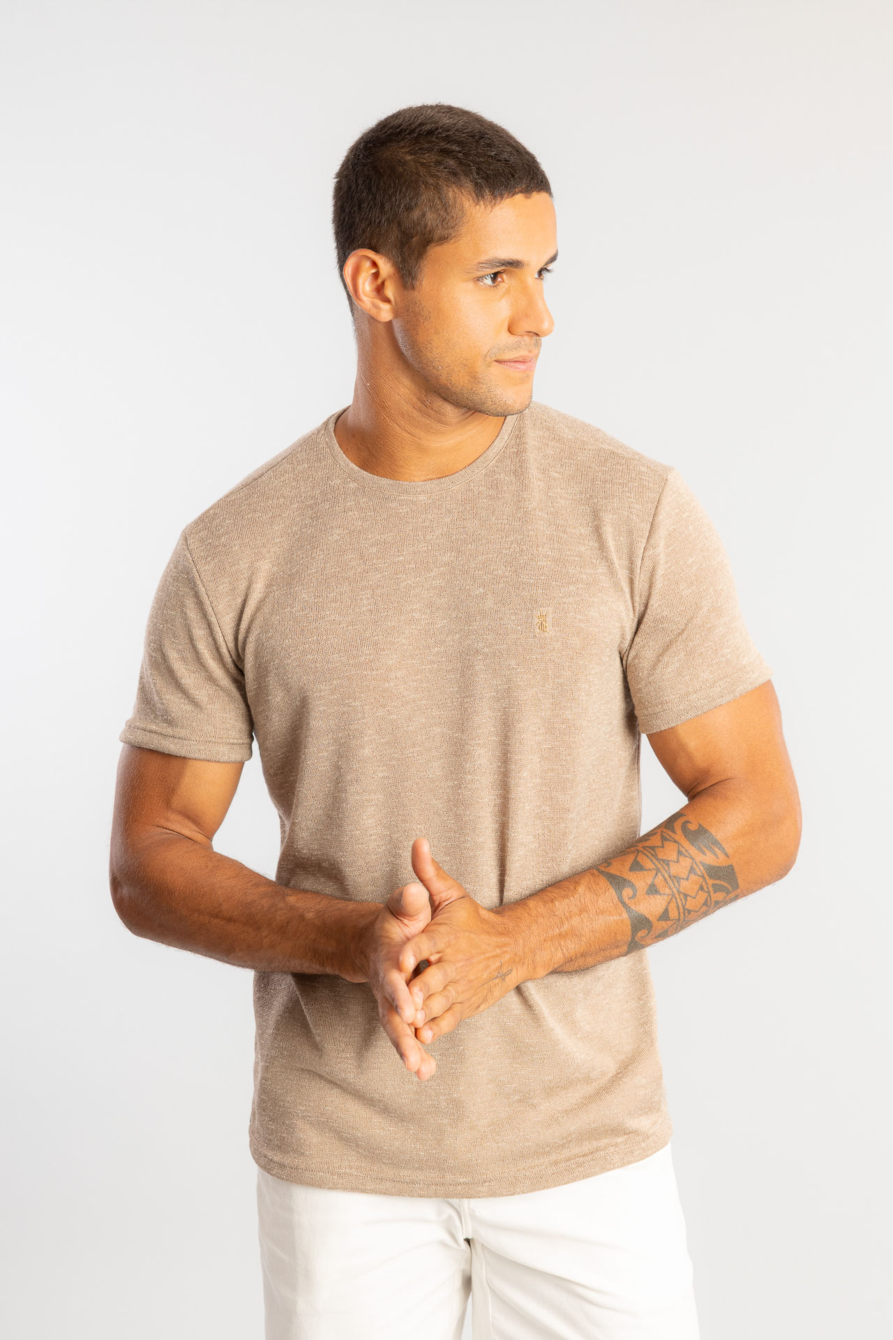 Camiseta Malha Tricot Gola Careca W26 - Caqui