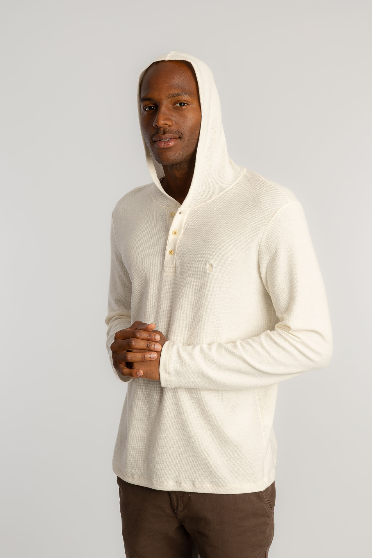Camiseta Henley Capuz W26 - Off White